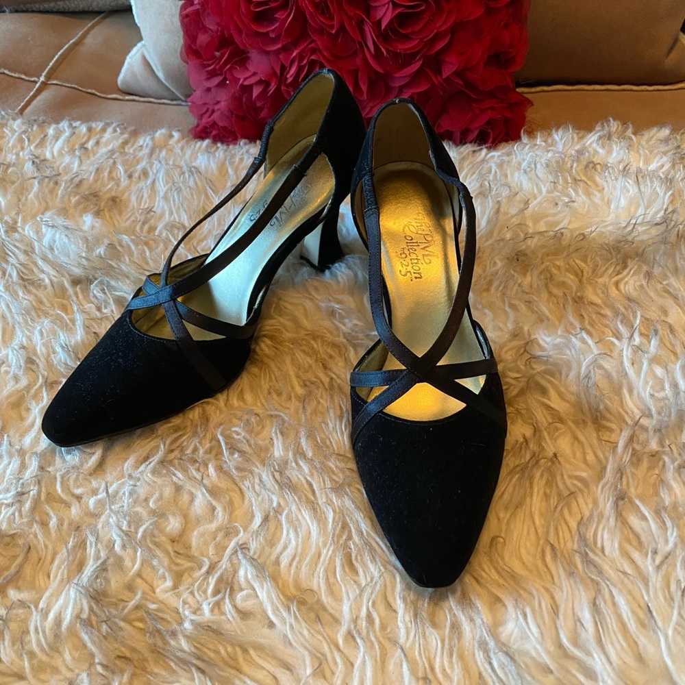 The PM collection black velvet shoe. 7.5